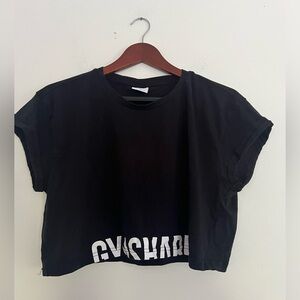 GYMSHARK Size XL cropped short sleeve tee